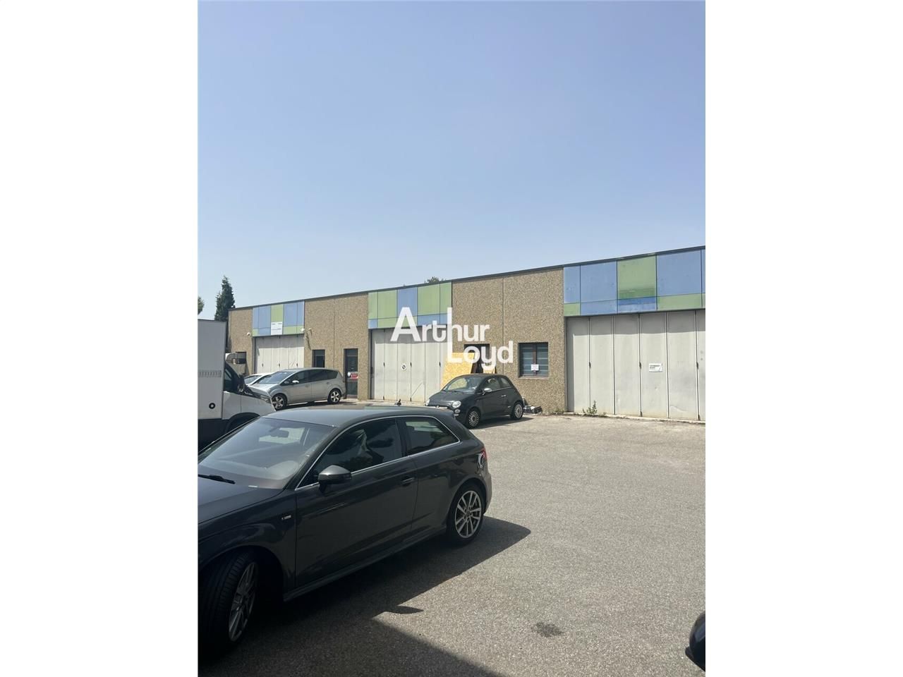 Location local d''activites 205.64 m² non divisibles