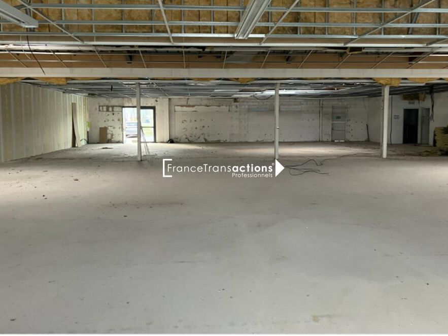 Location local commercial 470 m² non divisibles