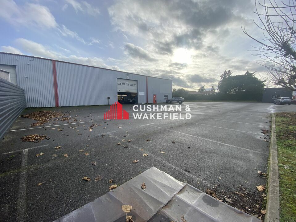 LOCAL D'ACTIVITES <br/>A LOUER 