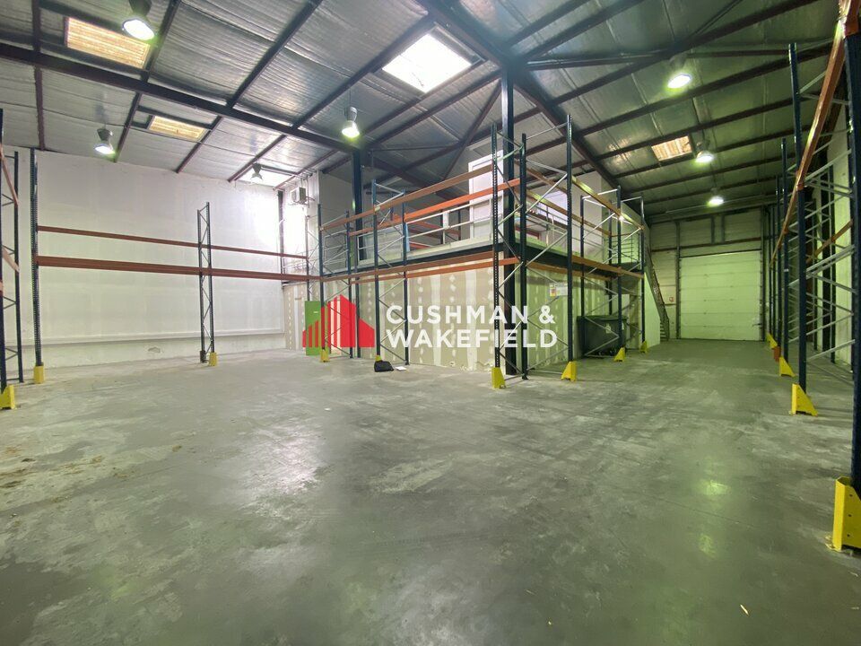 Location local d''activites 523 m² non divisibles