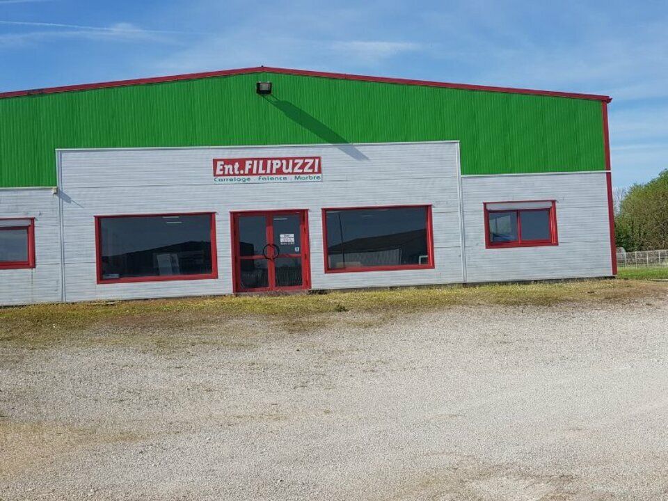 Dépôt à vendre de 800 m² à Wassy (52)