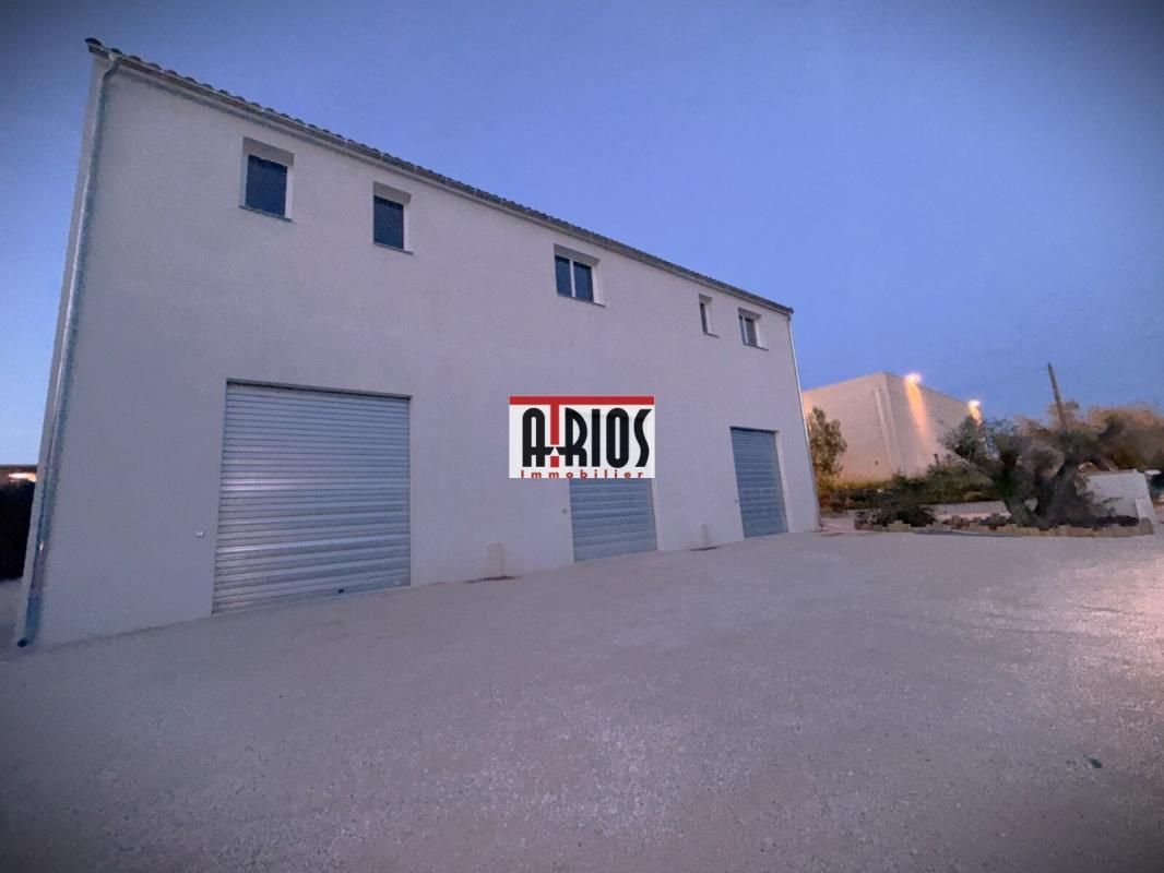 Location entrepôts 200 m² non divisibles