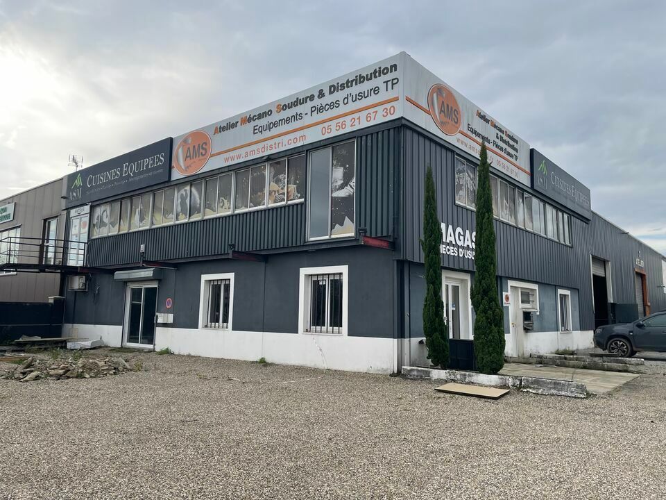 Vente local d''activites 1120 m² non divisibles