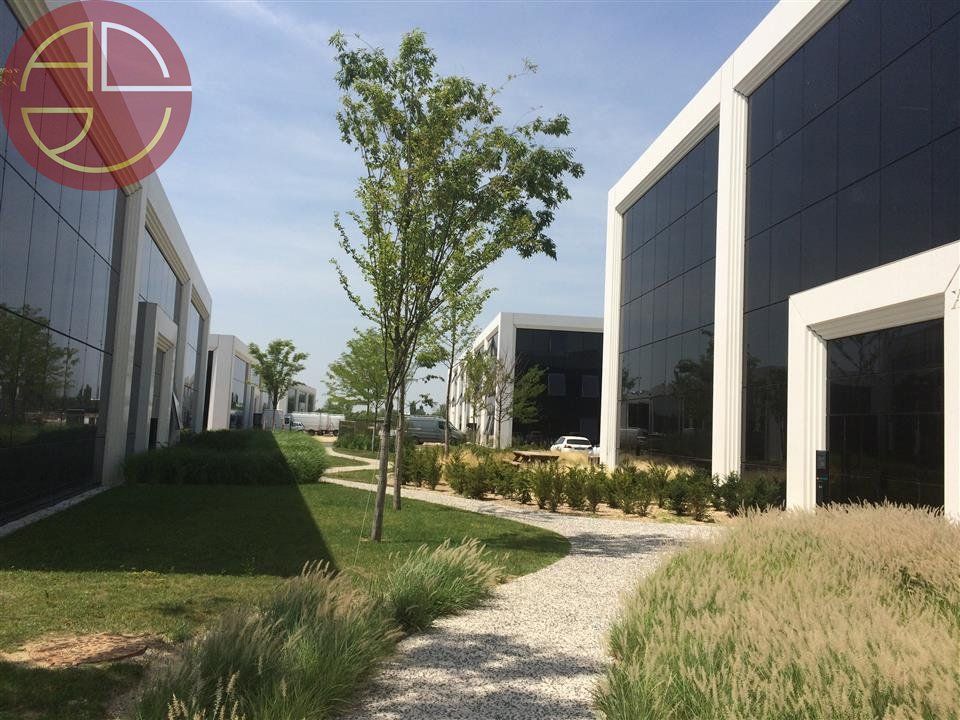 Location bureaux 123 m² à LABEGE