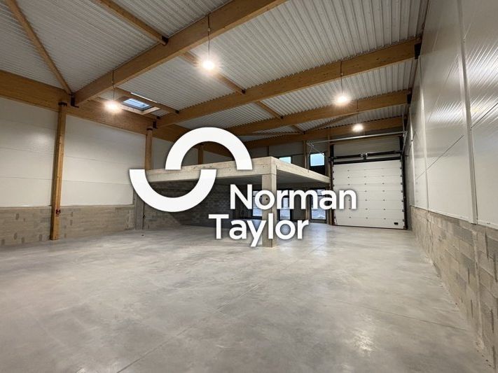 Vente local d''activites 565 m² divisibles à partir de 279.6 m²