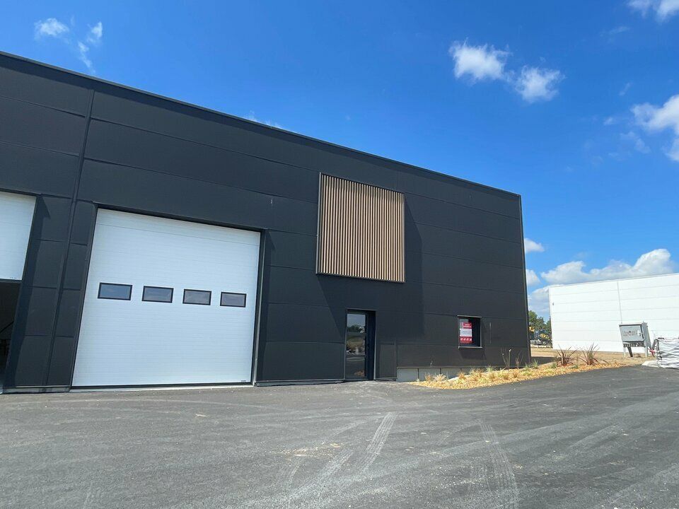 Vente local d''activites 300 m² non divisibles