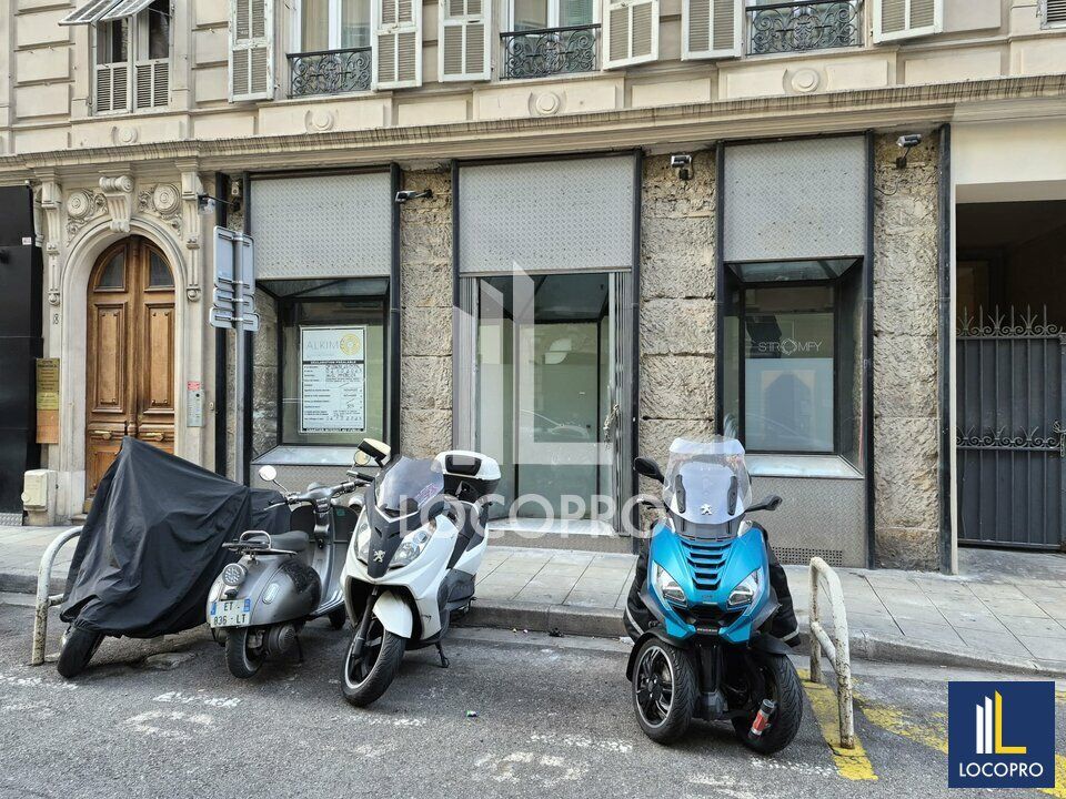 Location local commercial 40 m² non divisibles