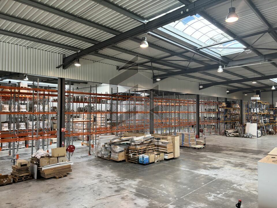 Vente local d''activites 4880 m² non divisibles