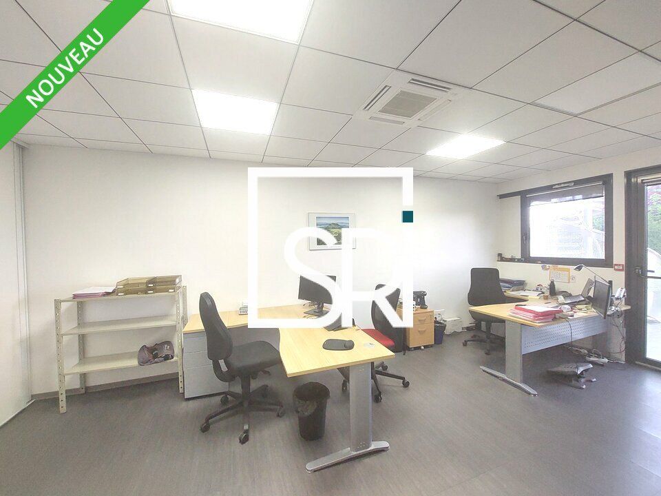 PROCHE DE L'A89 / A71 - VENTE BUREAUX RECENTS 156 m2 - ZAC DES PORTES DE RIOM - 63200 RIOM