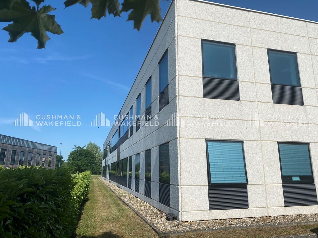 Location bureaux 125 m² non divisibles