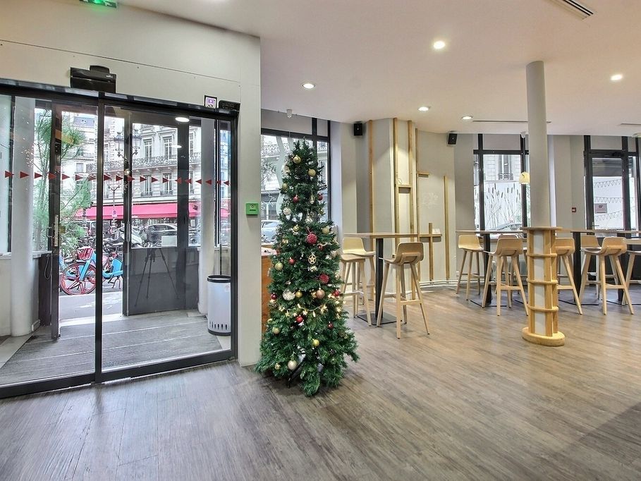 Location boutique 429 m² non divisibles