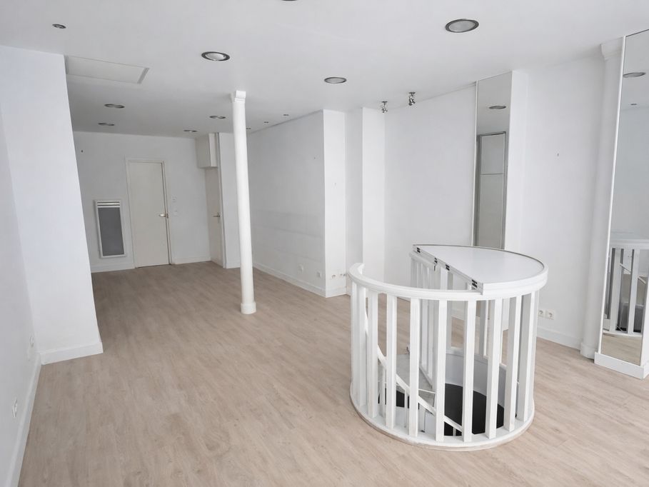 Location boutique 53 m² non divisibles