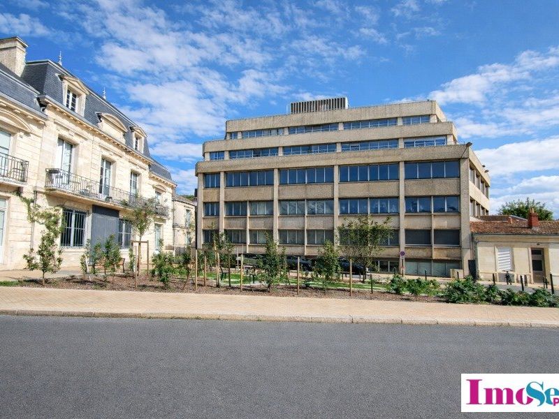 Location bureaux 85 m² non divisibles