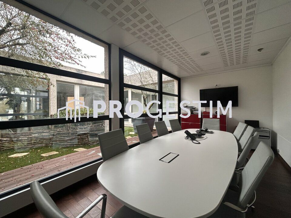 Bureaux de 690 m² à CAP NORD