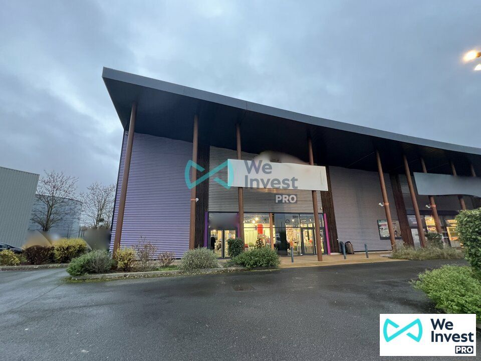 Location local commercial 790 m² non divisibles