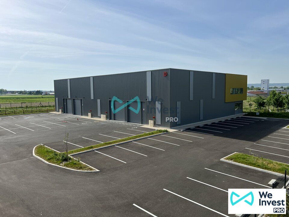 Location local d''activites 1410 m² divisibles à partir de 350 m²