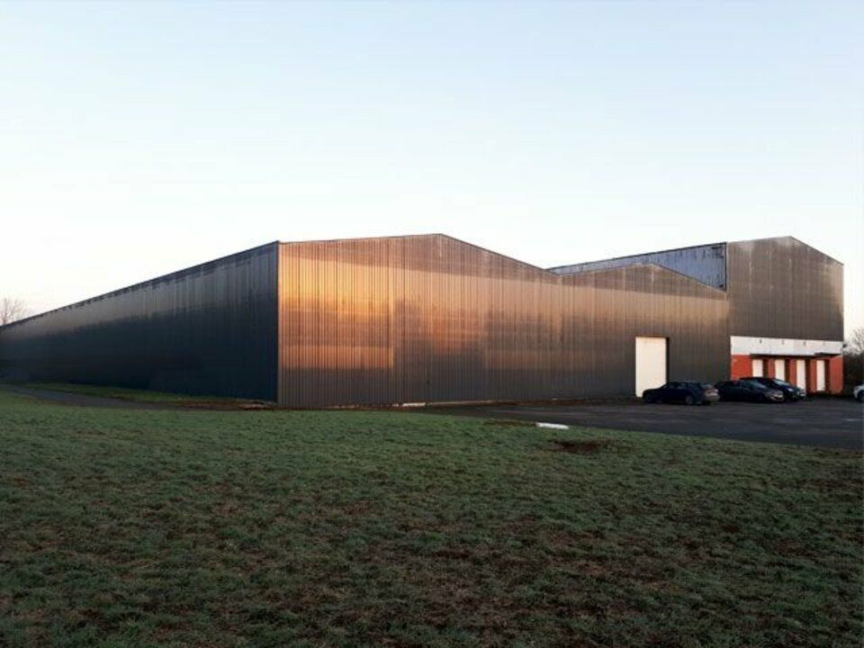 Location entrepot 1950 m² non divisibles