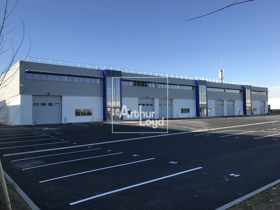 Location local d''activites 450 m² non divisibles