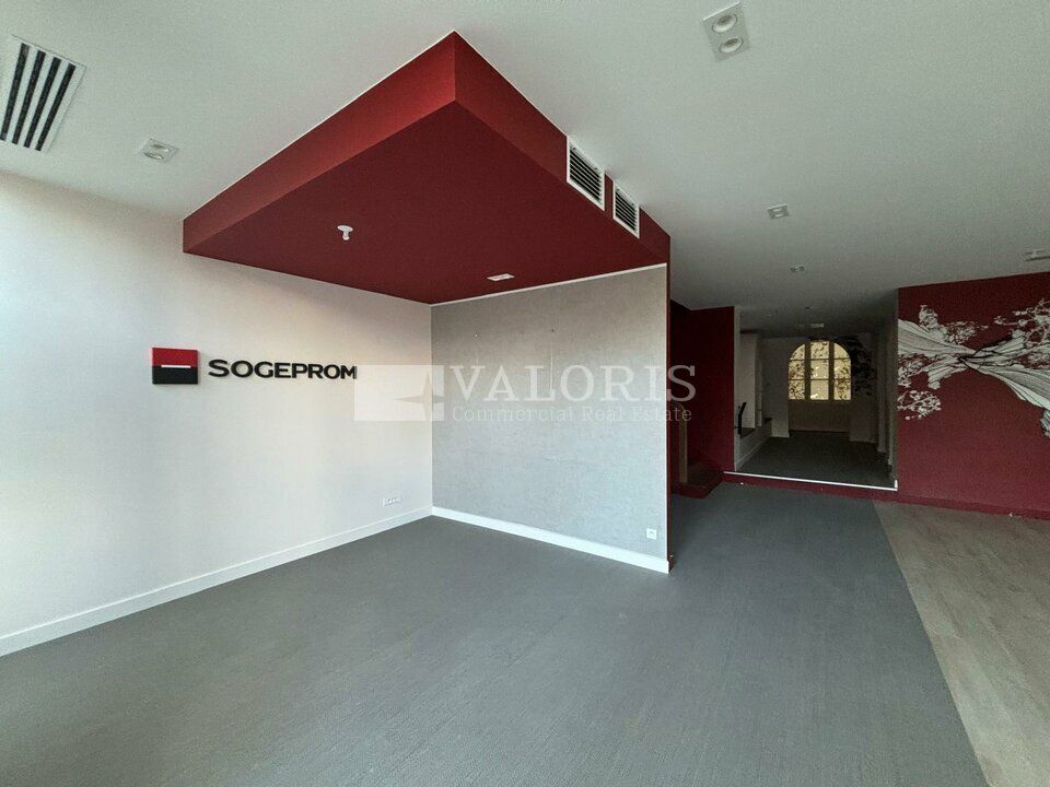 Valoris Real Estate vous propose à la location un local commercial d'une surface de 200 m² au cœur du 6ème arrondissement de Lyon.