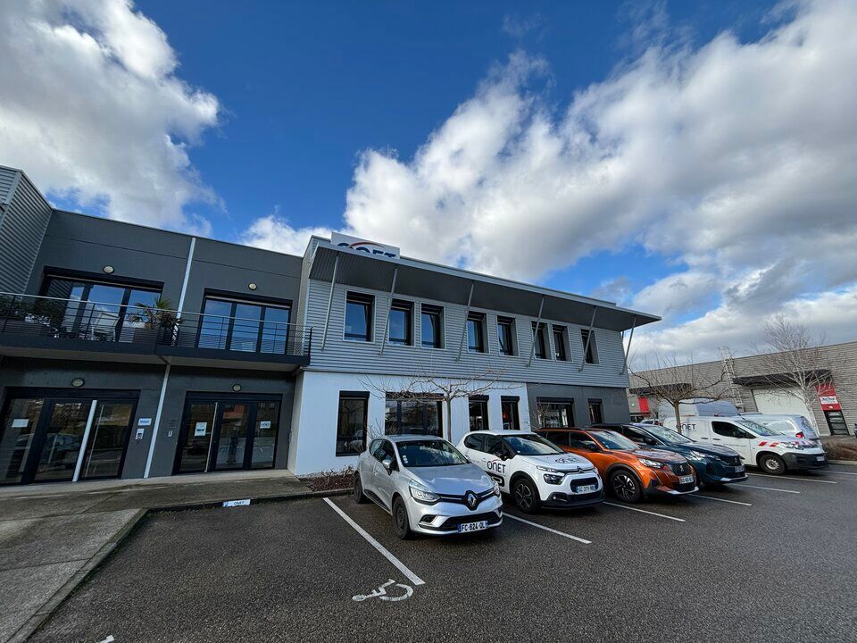 Location local d''activites 598 m² non divisibles