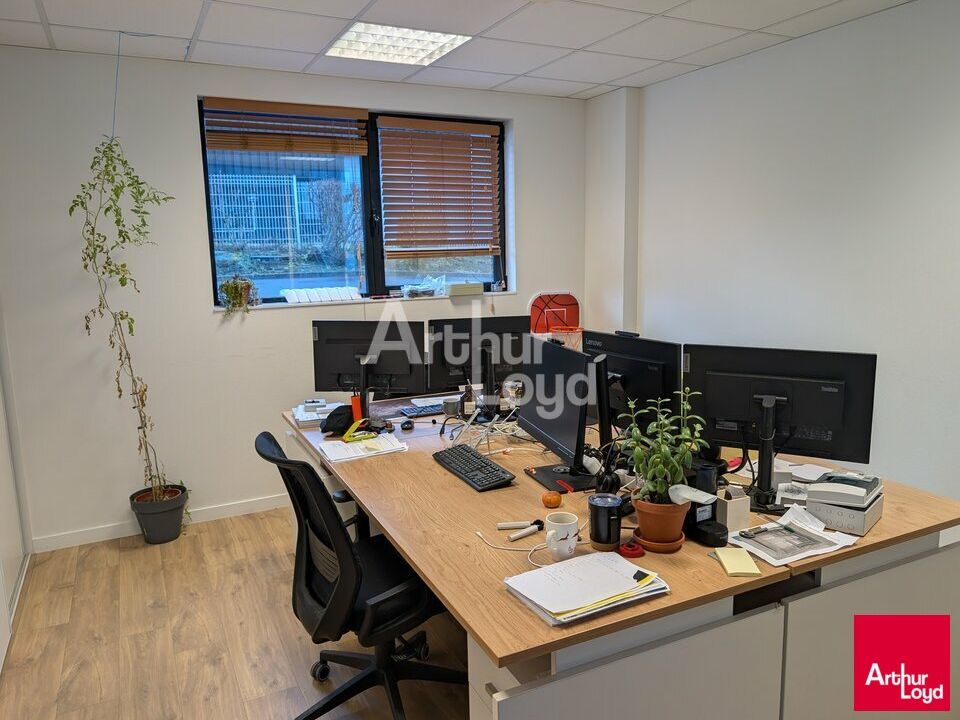 CESSON SEVIGNE - LOCAL D'ACTIVITE A LOUER - 425 m²