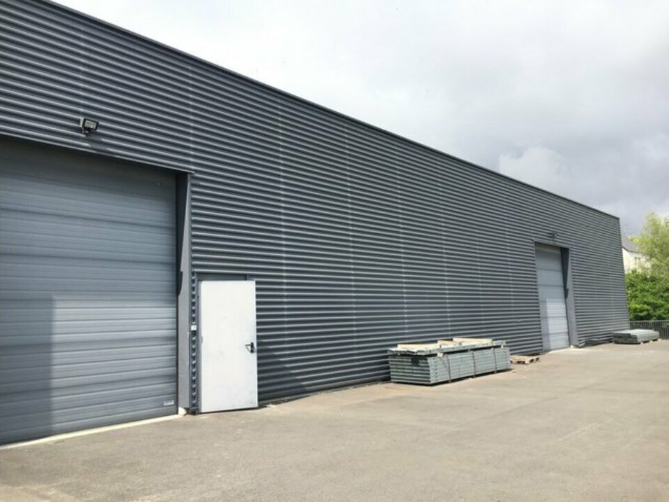 Environ 531 m² de stockage à louer Bretteville sur odon, terrain indépendant