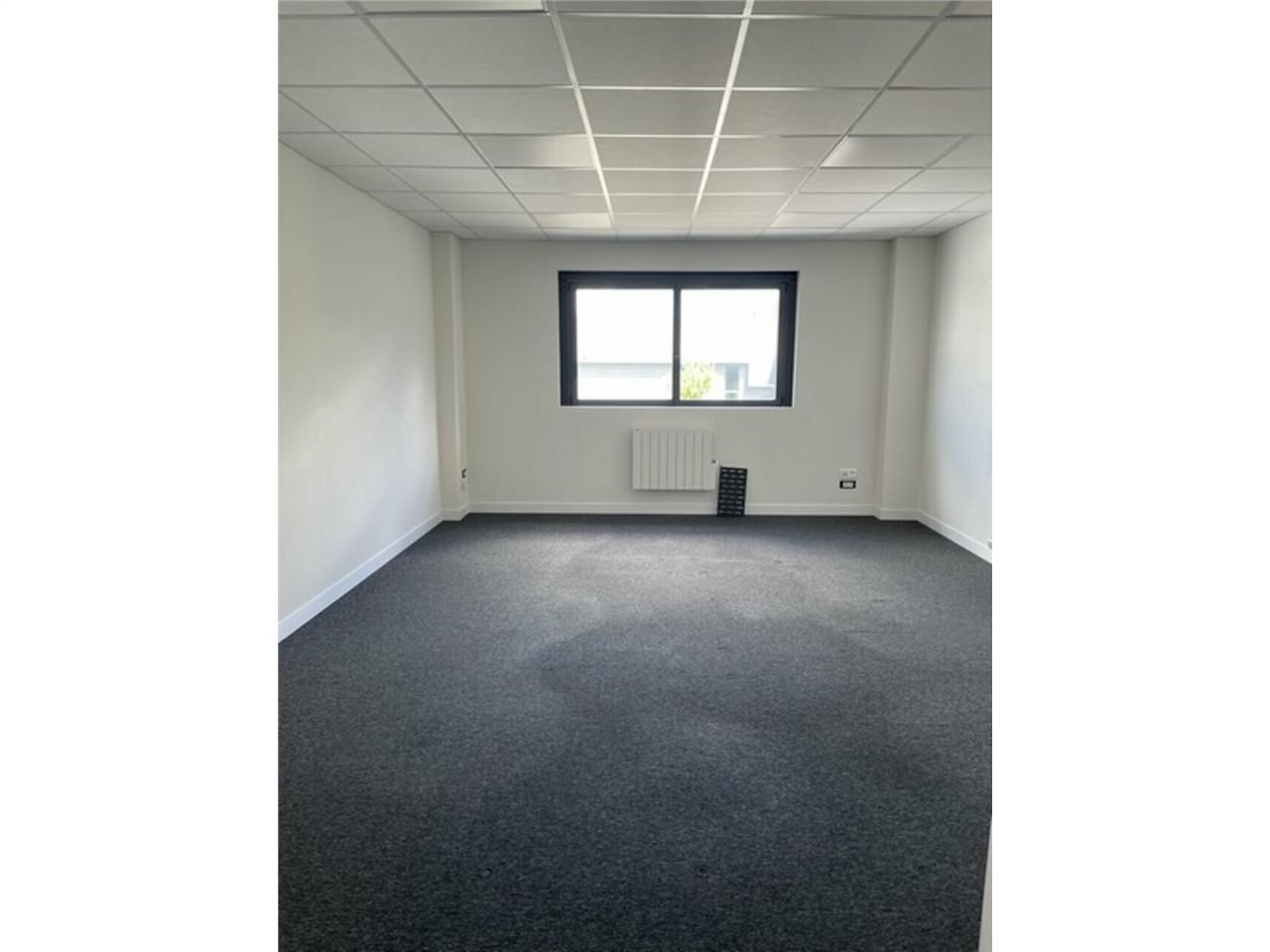 Location bureaux 30 m² non divisibles
