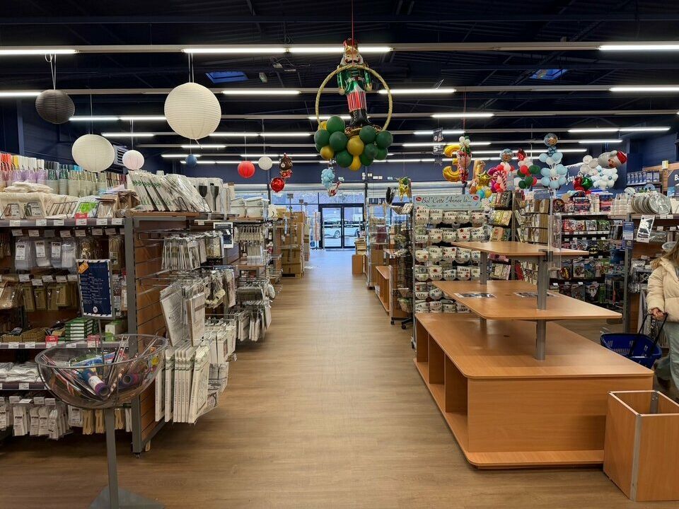 Location local commercial 760 m² non divisibles