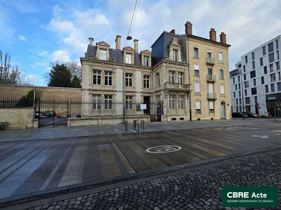 Bureaux de caractère -150m²- Axe tram- Centre-ville de Nancy