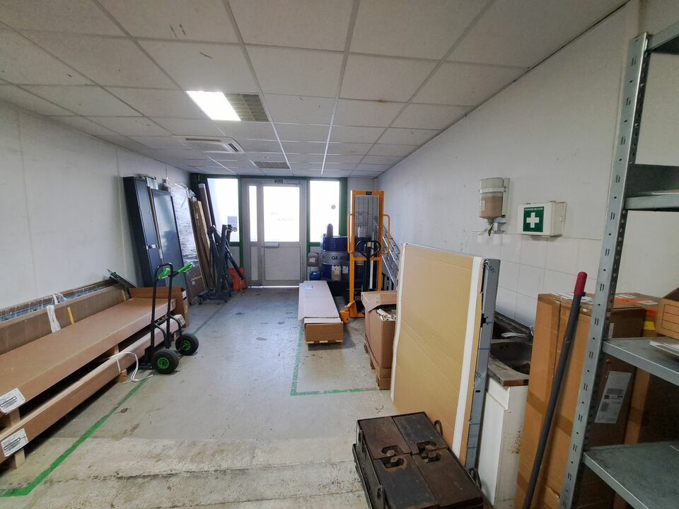 LABEGE - LOCATION BUREAUX + STOCKAGE 296M2