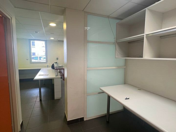 L'UNION LOCATION LOCAL PROFESSIONEL LES AMBASSADEURS 184M2.