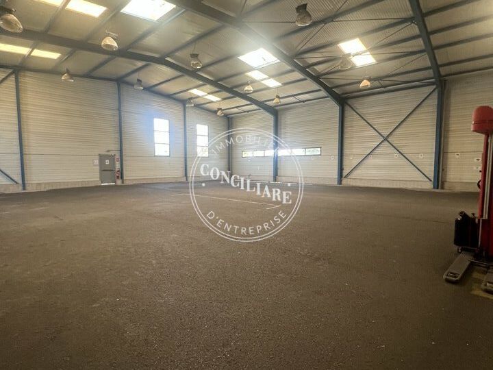 Location local d''activites 1234 m² non divisibles