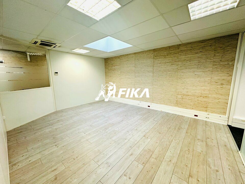 BUREAUX - A LOUER - 320 m² - (33700) MÉRIGNAC