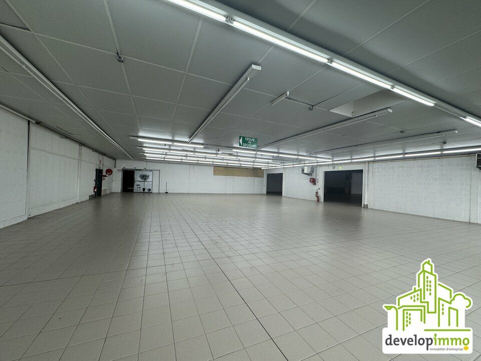 Local commercial avec parking et visibilité sur la 4 voies de Bayeux 