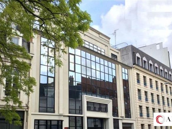 Location bureaux 617 m² divisibles à partir de 166 m²