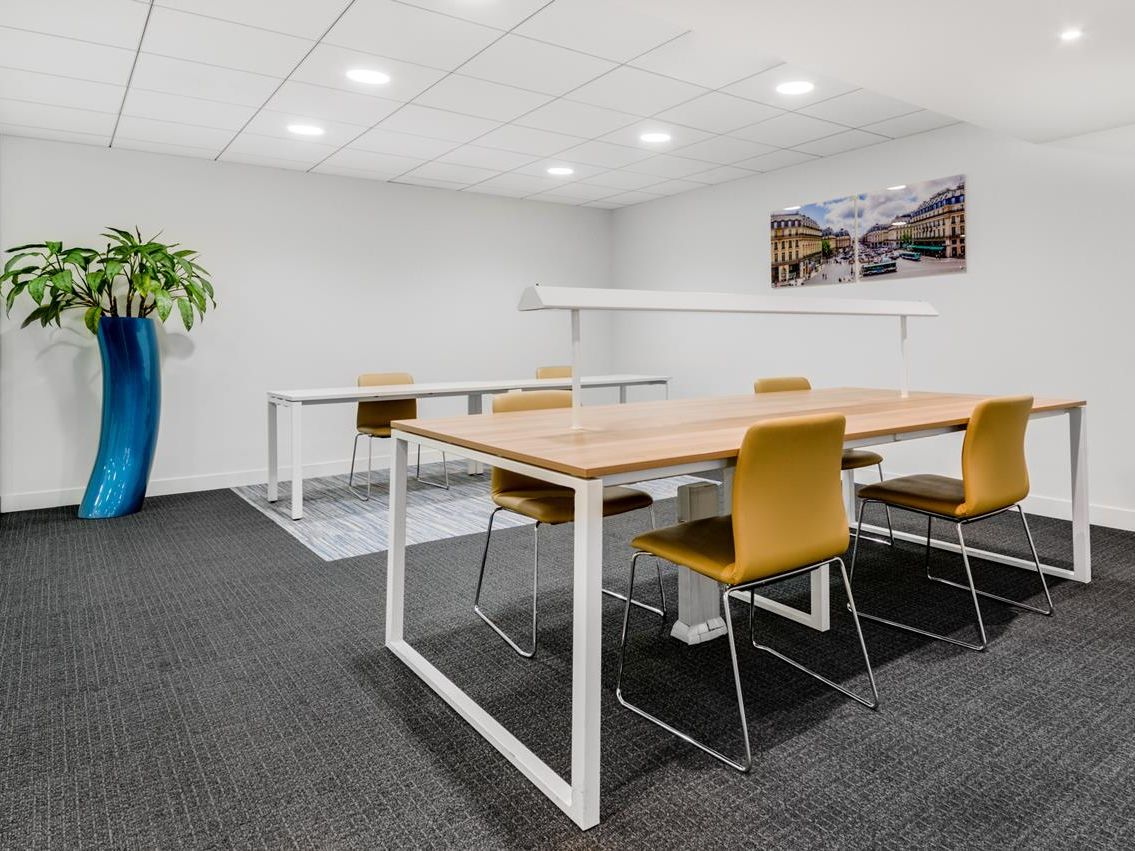 Regus_Opera_602_Paris_France_Coworking