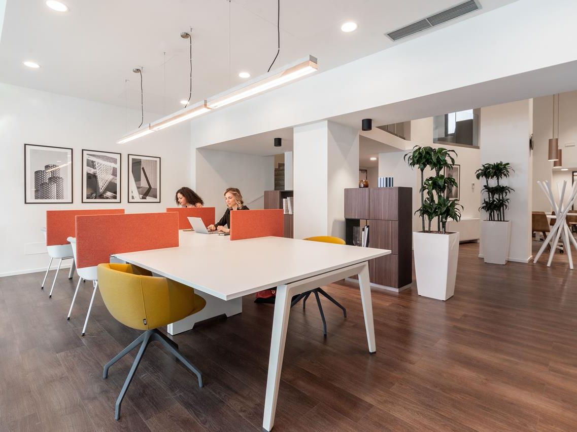 Regus Milan Via Broletto 5546 Milan Italy Coworking Space 3