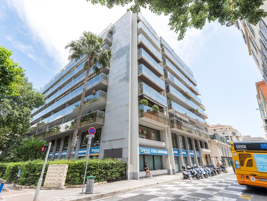 Regus_Jean Médecin_1481_Nice_France_Exterior