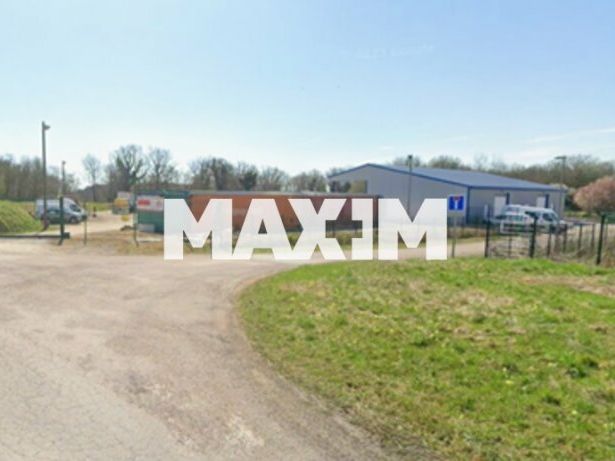 Location local d''activites 175 m² non divisibles
