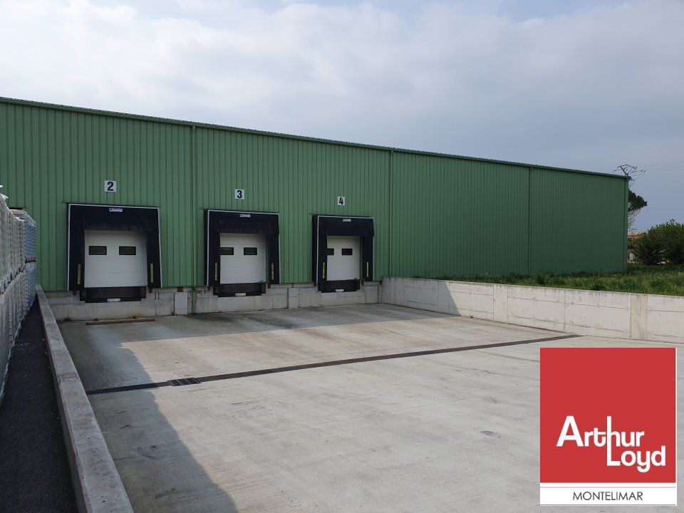 BOLLÈNE - A LOUER - ENSEMBLE IMMOBILIER D'ACTIVITÉS AVEC BUREAUX ET QUAIS - PROCHE SORTIE AUTOROUTE A7