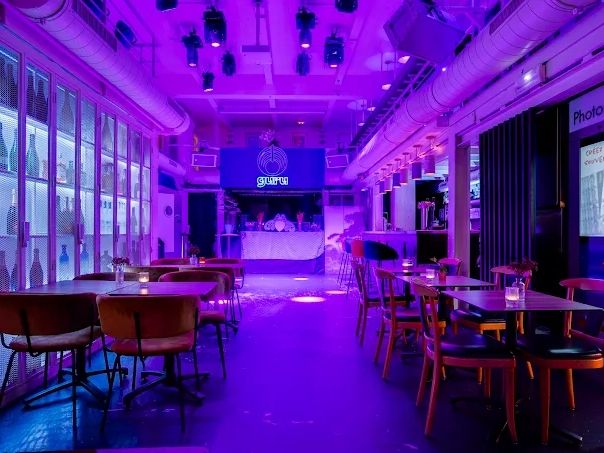 Location boutique 280 m² non divisibles