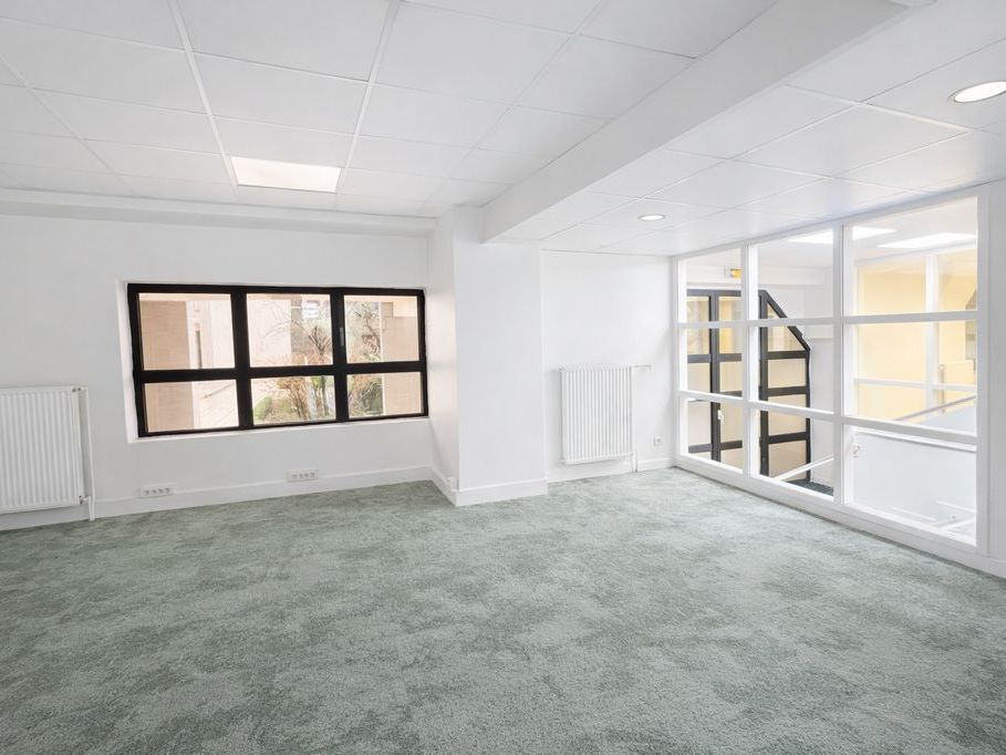 Location bureaux 500 m² non divisibles