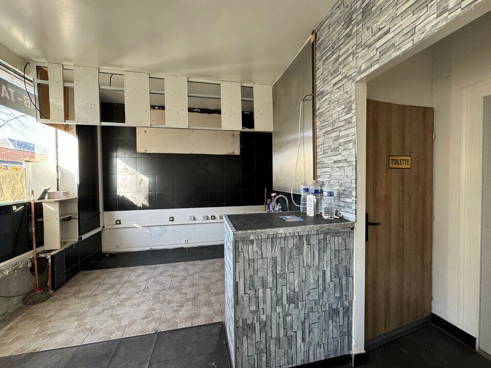 TOURS COMMERCE A LOUER 29 M² AXE PASSANT AVEC CAVE