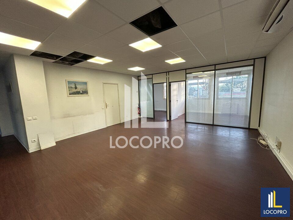 Vente bureaux 193.96 m² divisibles à partir de 35.54 m²