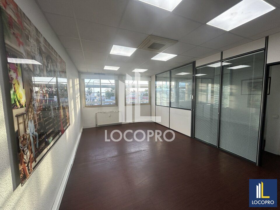 A VENDRE - BUREAUX ET COMMERCE - 194 M2 DIVISIBLES - CAGNES SUR MER
