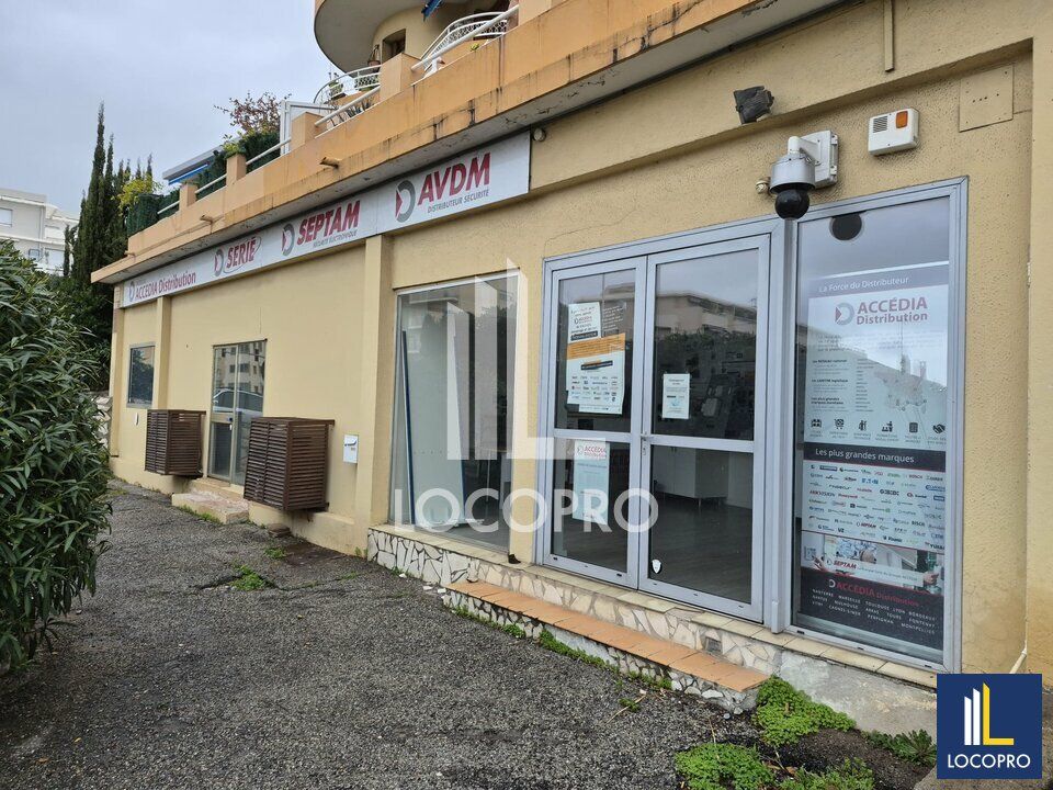 Location local commercial 170 m² non divisibles