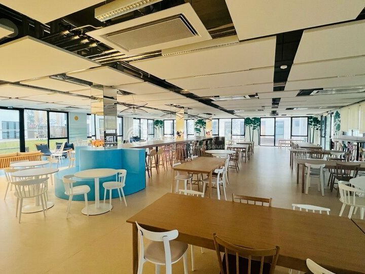 A LOUER - BUREAUX - 3287 M² DIVISIBLE