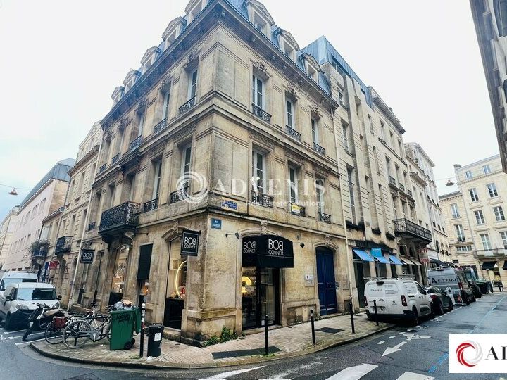 A LOUER - BUREAUX - 90 M²