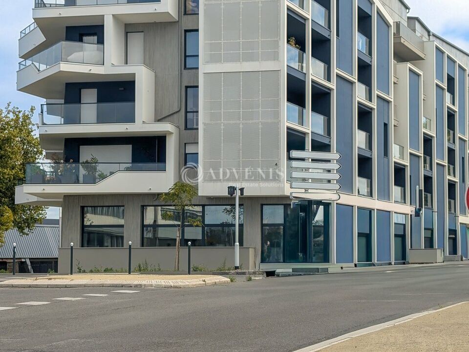 Location local commercial 200 m² non divisibles