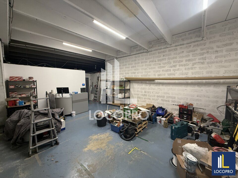 Location local d''activites 205 m² non divisibles